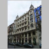 Madrid, Edificio de la Compania Colonial, photo Luis Garcia, Wikipedia.jpg